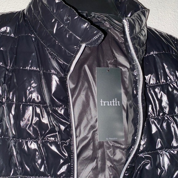 Brand New With Tags Black vest - Picture 2 of 4